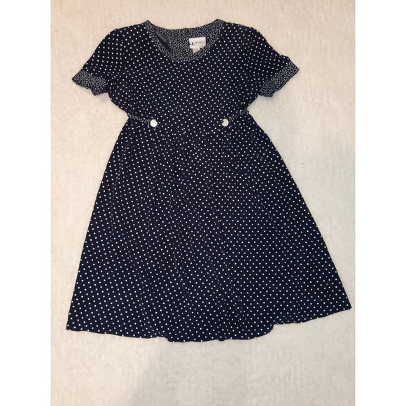 Button dress - Picture 2 of 3